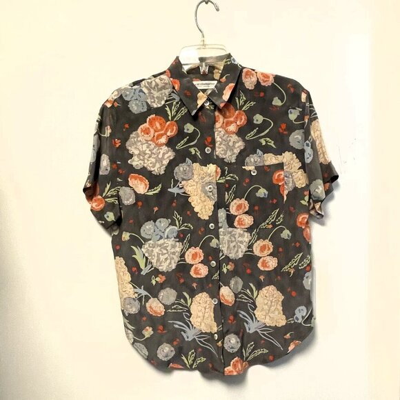 Liz Claiborne Tops - Lis Claiborne Petite Collection Short Sleeve Silk Top